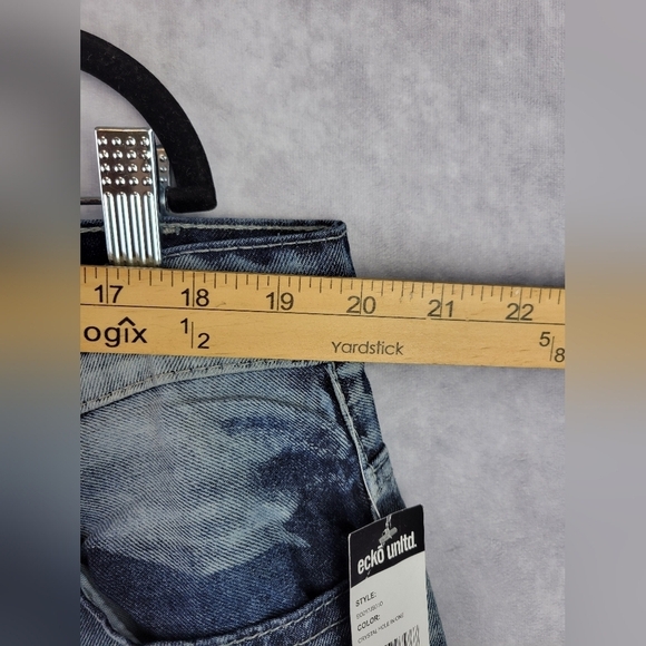 Ecko unltd Relaxed Cotton crystal hole  men shorts Size 42 - Picture 5 of 12